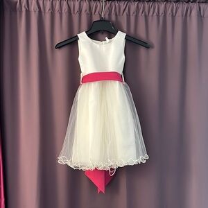Girls Dress Party Wedding flower girl with Pink Sash ruffled hem sz 2